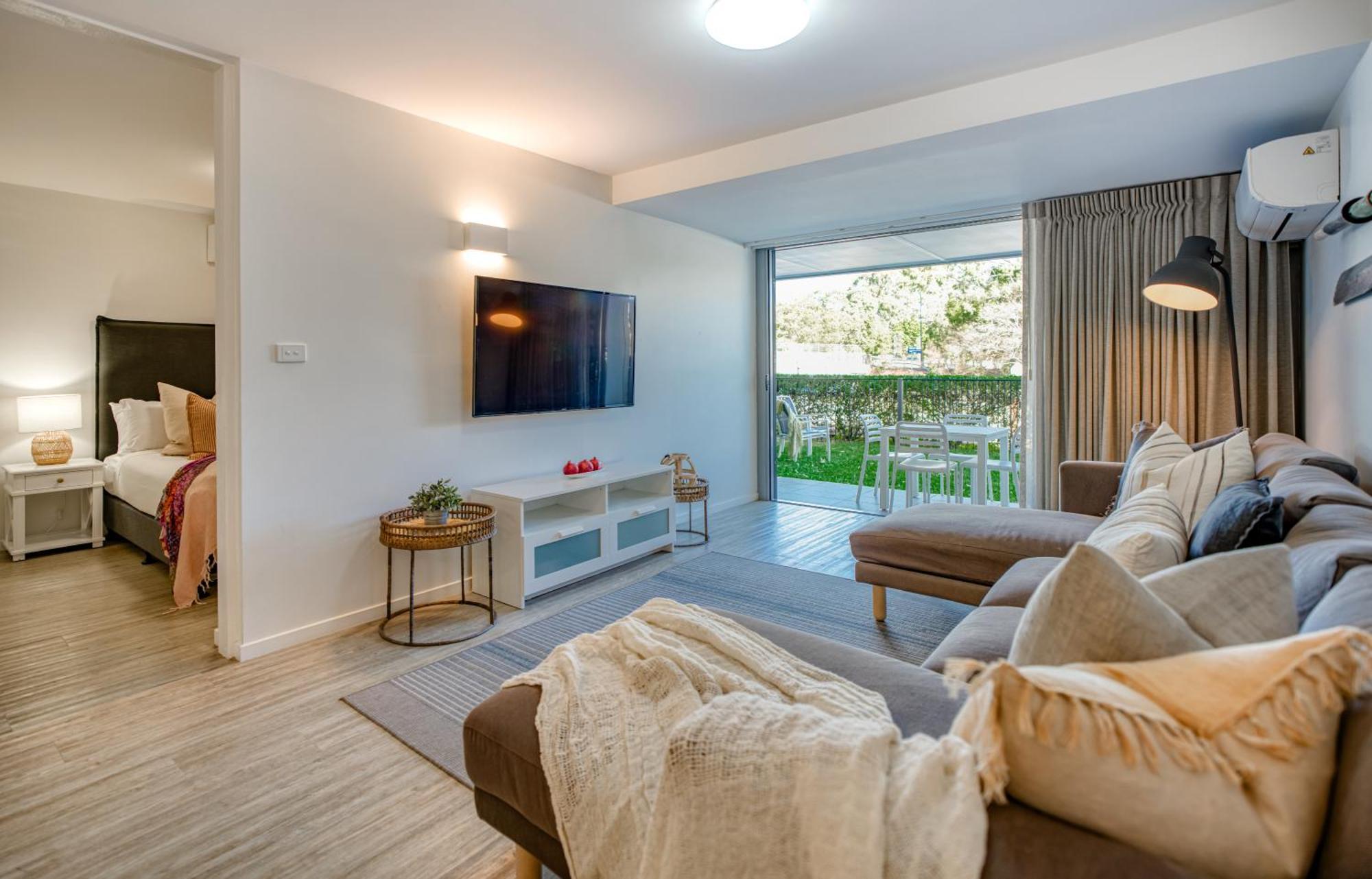 Jacaranda Noosa Aparthotel Exterior photo